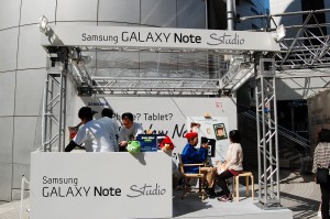 GALAXY Note Studioで端末にふれてきた!似顔絵コーナーもあり!の画像