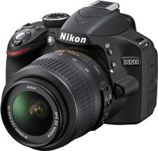 スマートフォンで遠隔操作できる一眼レフカメラがNikonから登場の画像