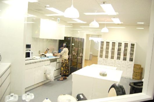 アプリゲット編集長のみやげ旅　祝移転株式会社コロプラ編