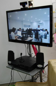 沖縄ラボとは常時PS3のテレビ電話がつながっている。