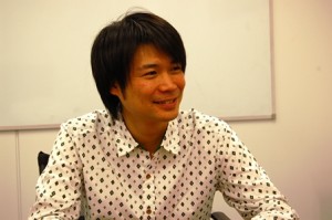 横山氏