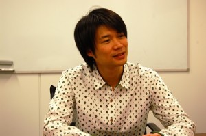 横山氏