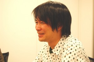 横山氏
