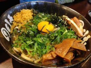 油そば（まぜそば）スープ付き。