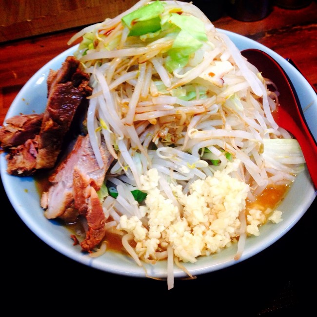 東京の誇るラーメン、西武新宿線・野方の「味噌麺処 花道」の限定ラーメンです。