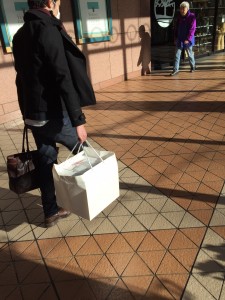 この巨大な箱の中身は・・・？