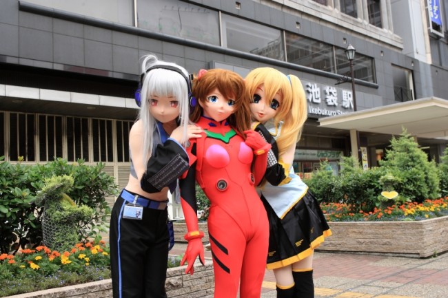 池袋前で