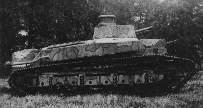 試製一号戦車 画像出典：https://ja.wikipedia.org/wiki/試製一号戦車