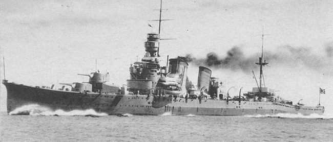 画像出典：https://ja.wikipedia.org/wiki/古鷹_(重巡洋艦)